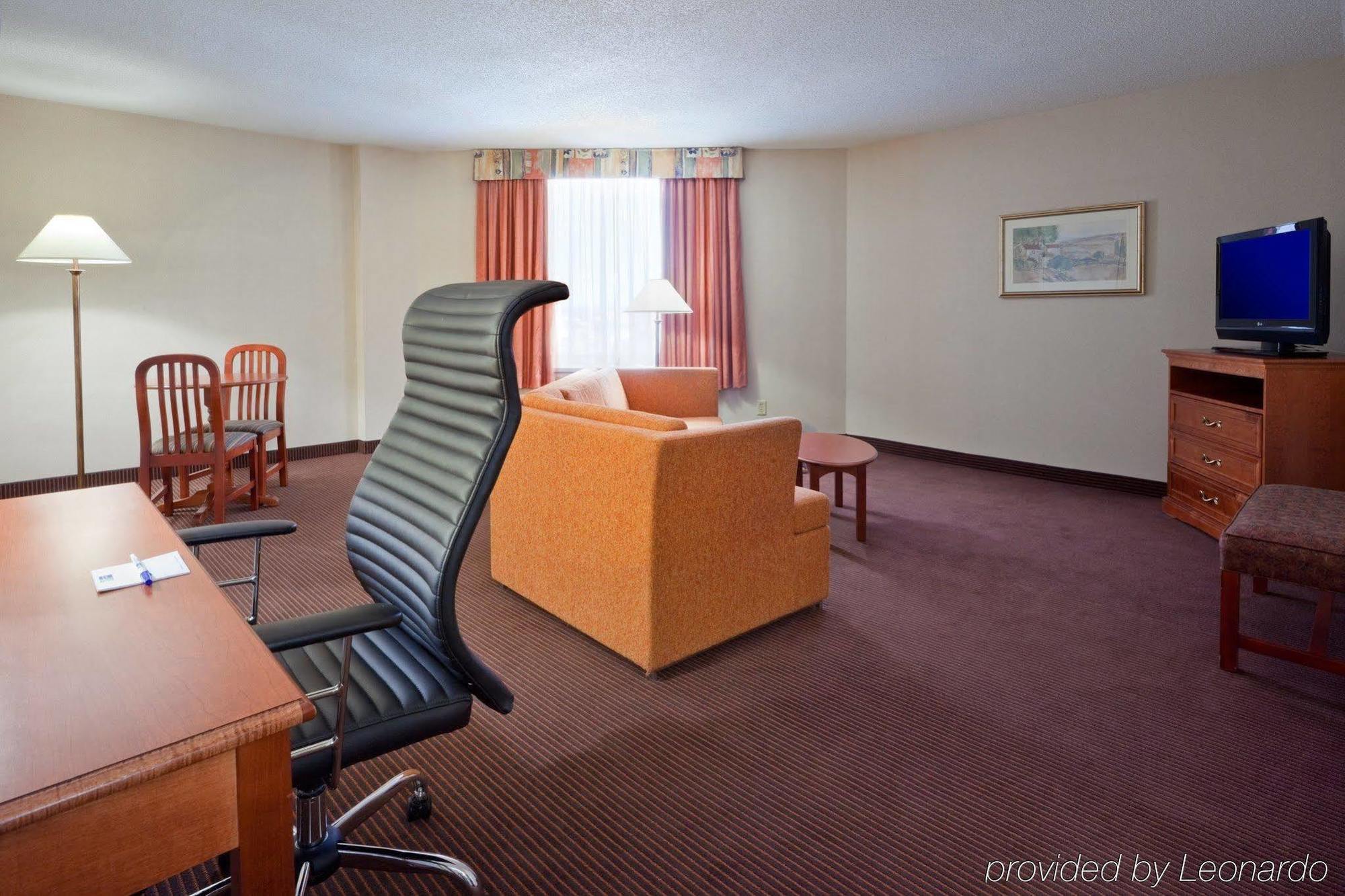 Quality Inn & Suites Regina Downtown Exterior foto