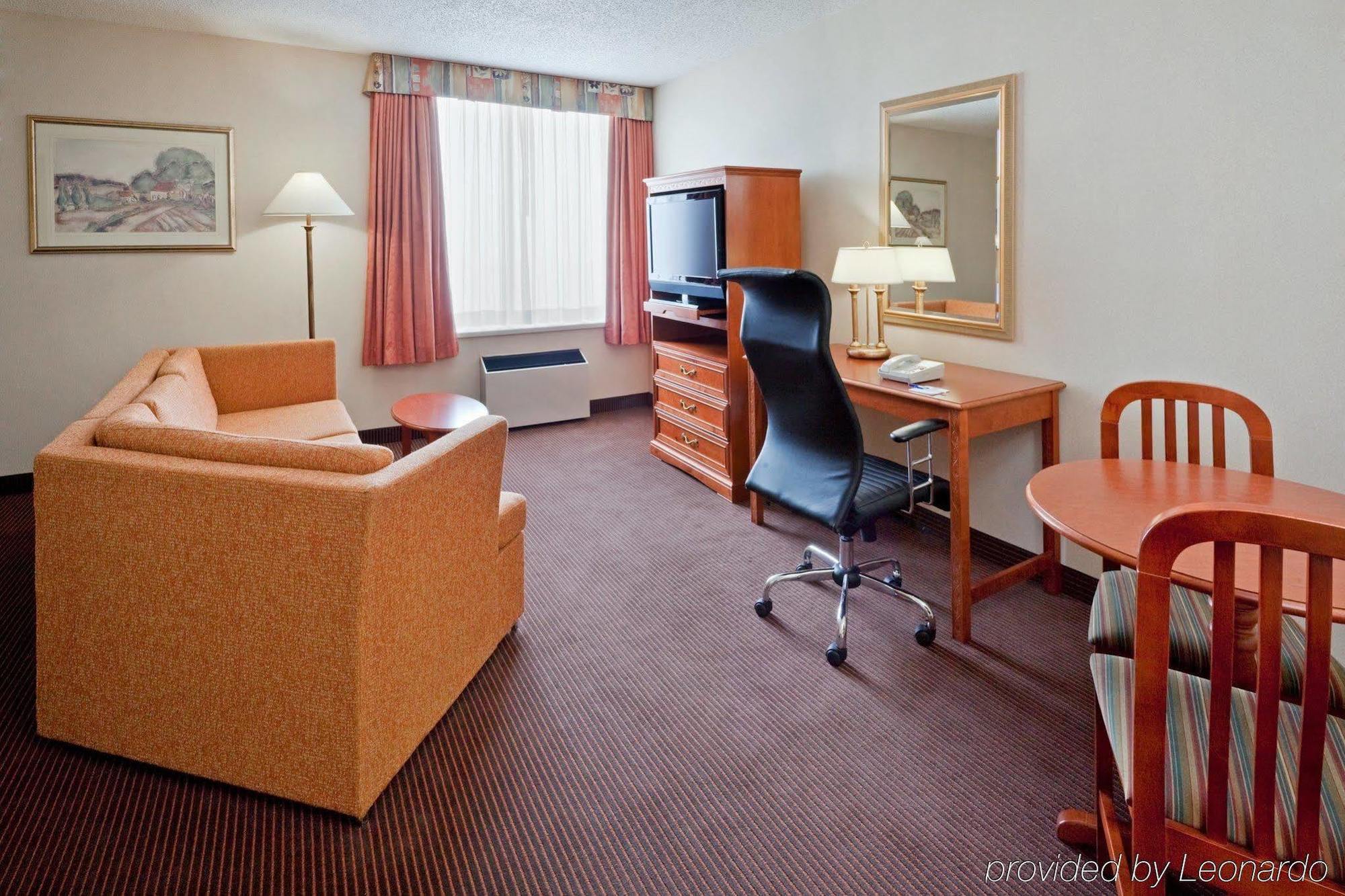 Quality Inn & Suites Regina Downtown Exterior foto