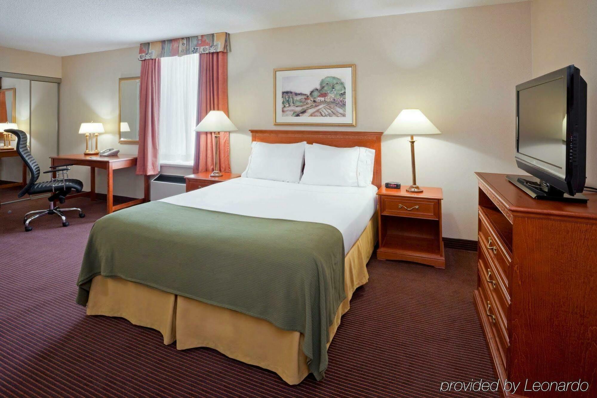 Quality Inn & Suites Regina Downtown Exterior foto